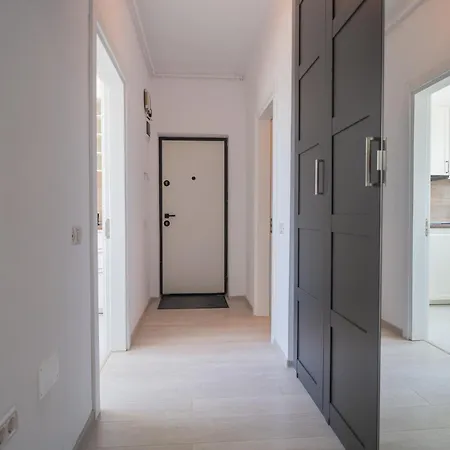 Elegant & Relaxing Gem Apartment Bucharest Exterior photo