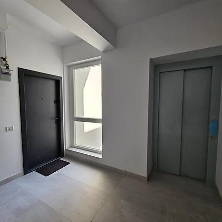 Elegant & Relaxing Gem Apartment Bucharest Exterior photo